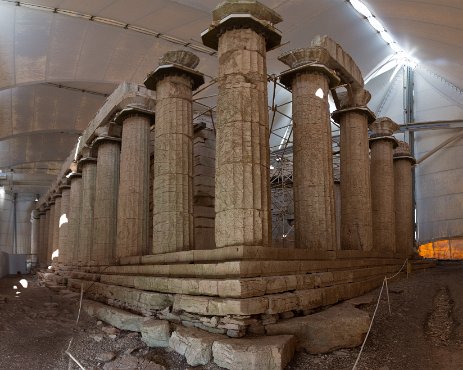 G37A8795 Panorama Temple d'Apollon à Bassae, recouvert à vie pour le protéger.