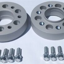 elargisseurs_de_voie_40_mm Elargisseurs de voie de 4 mm, seulement pour l'essieu arrière. 4 mm wheel spacers, rear axle only.