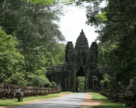 024_Angkor_Thom_entree_est_24_05_08